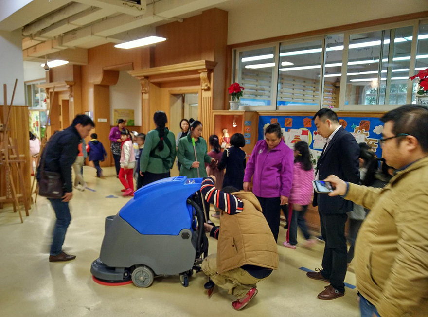成都手推式洗地机 成都手推式洗地机
