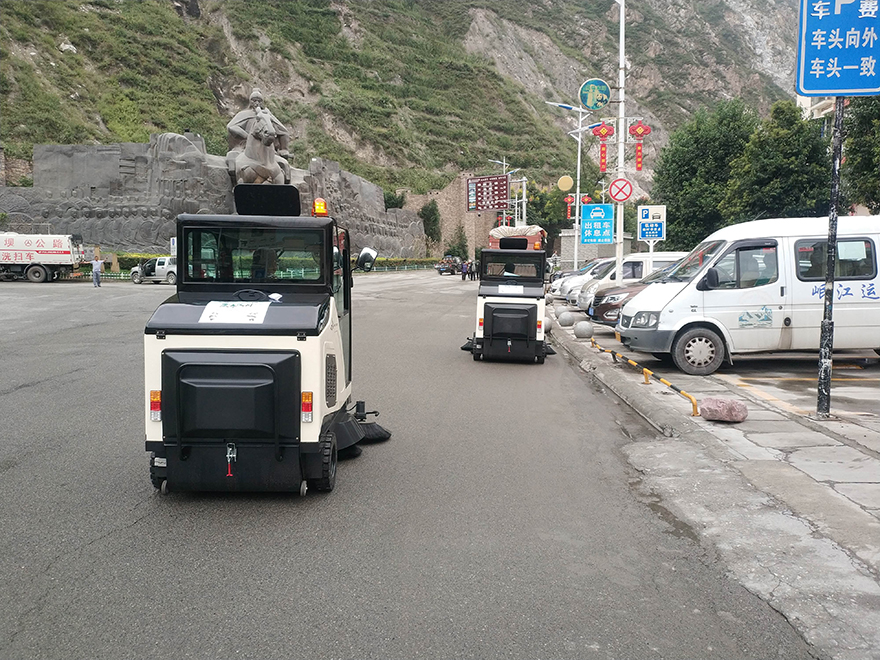 甘孜市政扫地机,阿坝环卫扫地机,汶川驾驶式扫地机,环卫扫地机