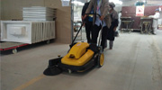 四川手推式扫地机运用于工厂狭小区域地面清洁